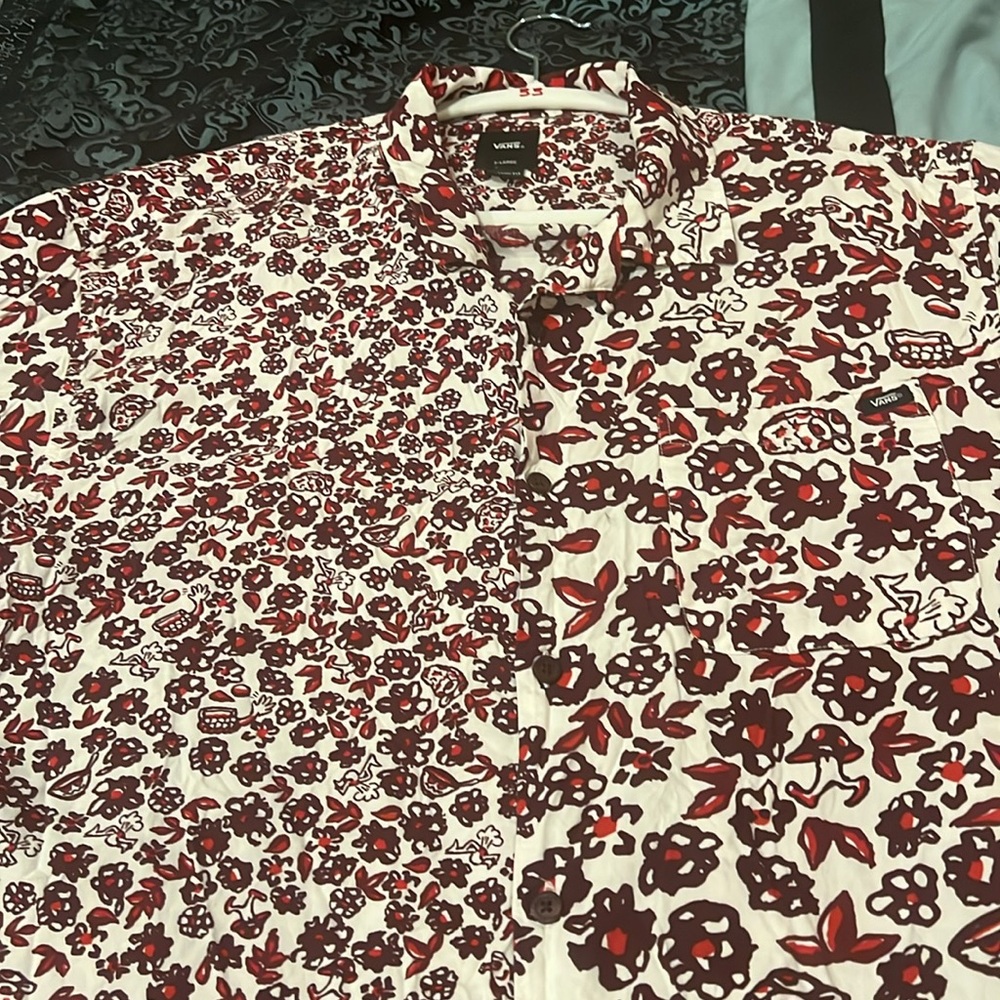 Vans Men's Red and White Split Floral Shirt, stylish, size XL - Picture 3 of 9